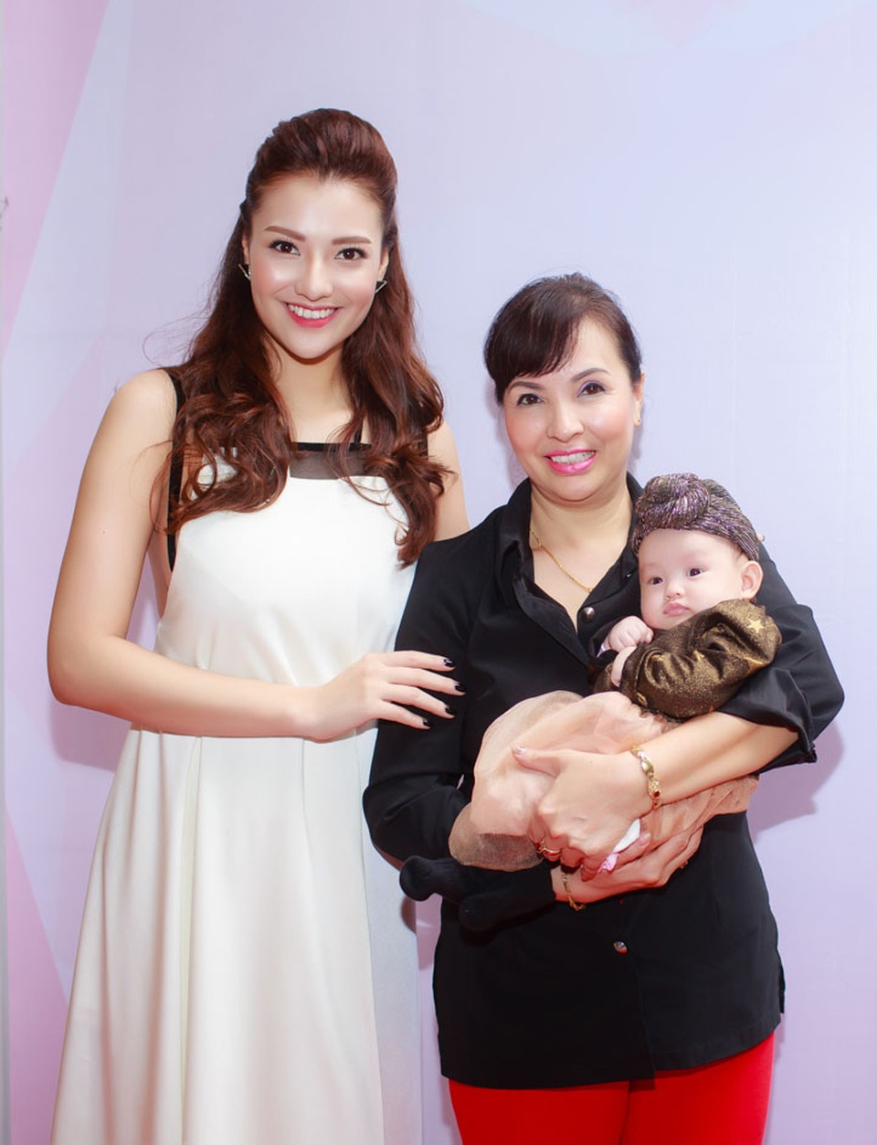 Hồng Quế đưa con gái mới hơn 3 tháng tuổi đi sự kiện - 3