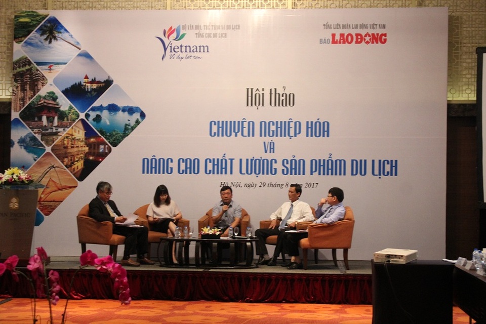 "Để khách quay lại lần hai, Việt Nam chỉ cần nở nụ cười"! - 1 Nhiều chuyên gia cho rằng để đưa du lịch thành ngành kinh tế mũi nhọn thì sự chuyên nghiệp có ý nghĩa quan trọng.