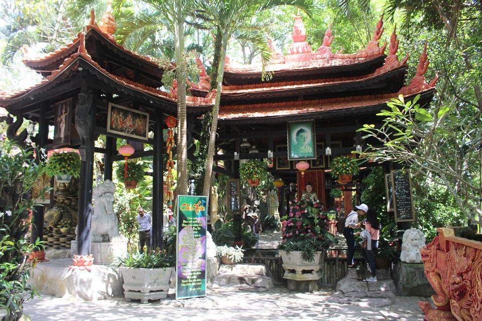 Ngôi chùa mang kiến trúc độc đáo ở phía Tây Nha Trang - 5 Ngôi chùa mang kiến trúc độc đáo ở phía Tây Nha Trang - 5