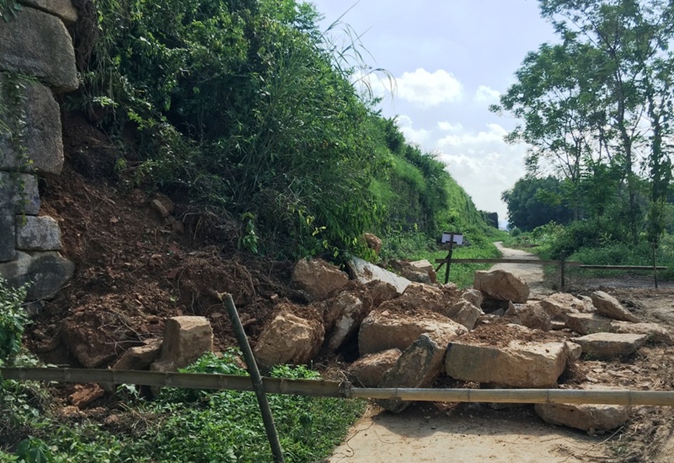 Tường thành công trình kiến trúc độc nhất vô nhị tại Việt Nam bị sạt lở - 2 Hiện trường sạt lở