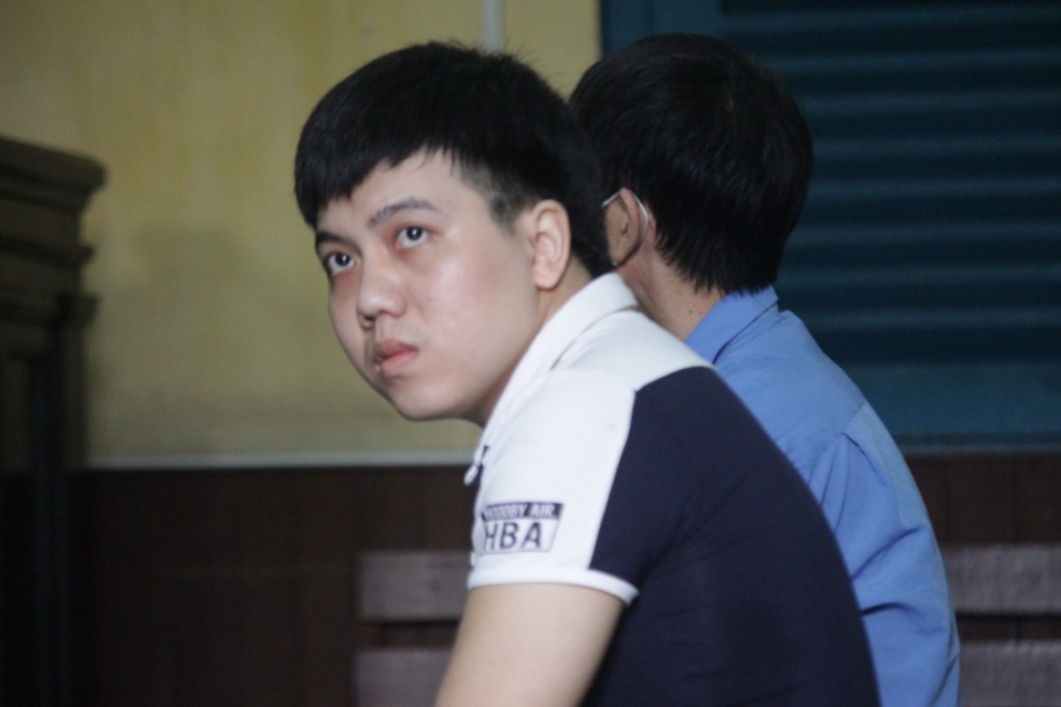 Cuồng ghen, nam thanh niên sát hại người tình lớn tuổi - 1 Bị cáo Thành tại phiên tòa.