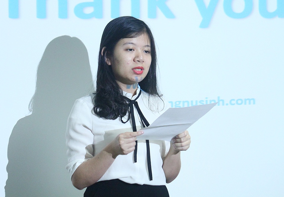 Những CEO cấp cao Microsoft nhắn nhủ điều gì tới các nữ sinh Việt? - 3 Bạn Phan Thị Hồng Hạnh, sinh viên Đại học Bách khoa Hà Nội cho biết trong lớp em có khoảng 50 thành viên thì chỉ có một mình em là nữ.