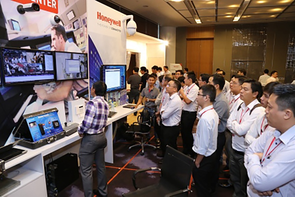 Honeywell "tấn công" mạnh vào thị trường tòa nhà thông minh tại Việt Nam - 2 Giải pháp quản lý nhà thông minh của Honeywell