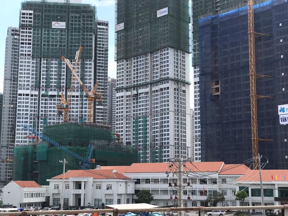 Gần Tết, "sóng" bất động sản TPHCM ồ ạt đổ về khu Đông - 2 Trung tâm TPHCM đang dịch chuyển về khu đô thị Thủ Thiêm