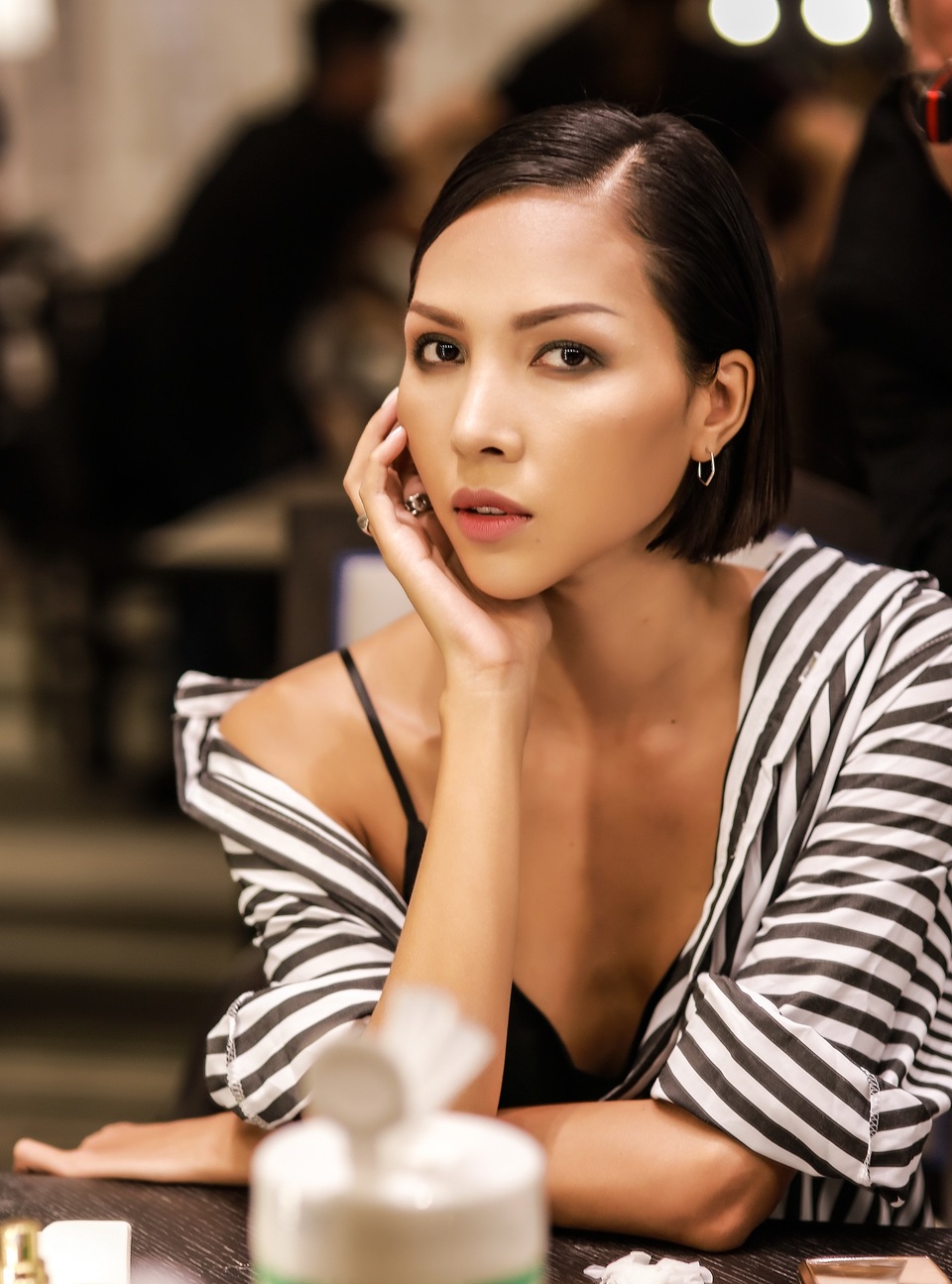 Chuyên gia trang điểm Nam Trung bật mí hậu trường của “We love summer” - 5 Chuyên gia trang điểm Nam Trung bật mí hậu trường của “We love summer” - 5