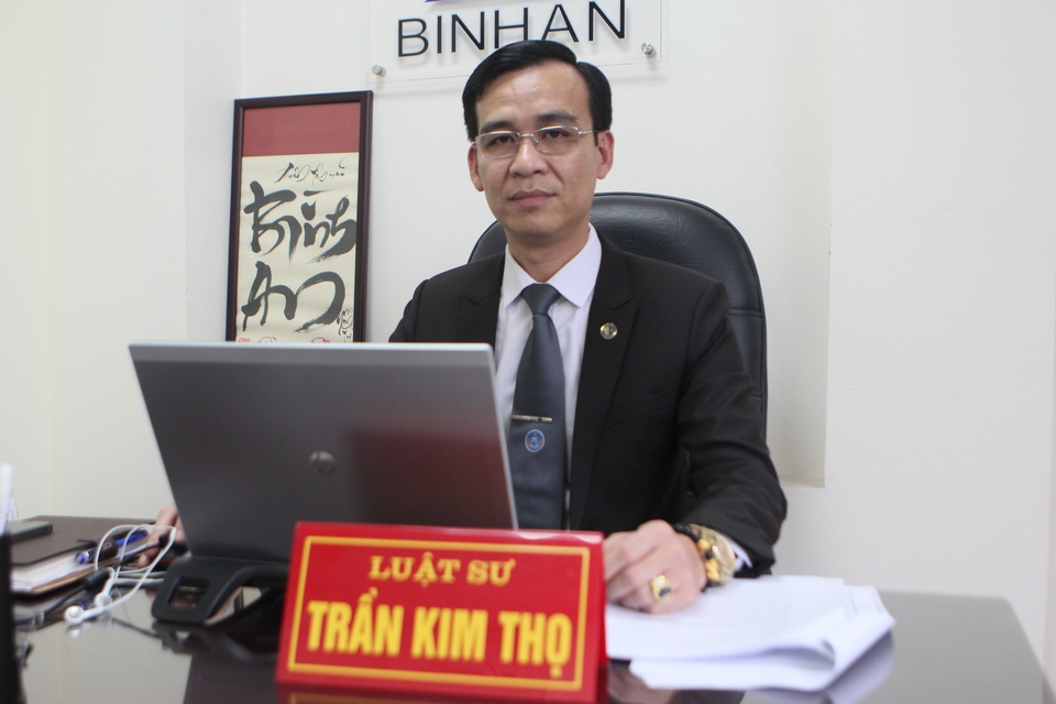"Thị trường ngầm" súng bắn điện, bình xịt hơi cay, áo giáp, còng số 8... - 4 Luật sư Trần Kim Thọ: Có trong tay công cụ hỗ trợ, một số đối tượng sẵn sàng sử dụng để thực hiện hành vi phạm tội, để giải quyết mâu thuẫn cá nhân, do tính sát thương cao nên hậu quả của nó là không lường trước được.