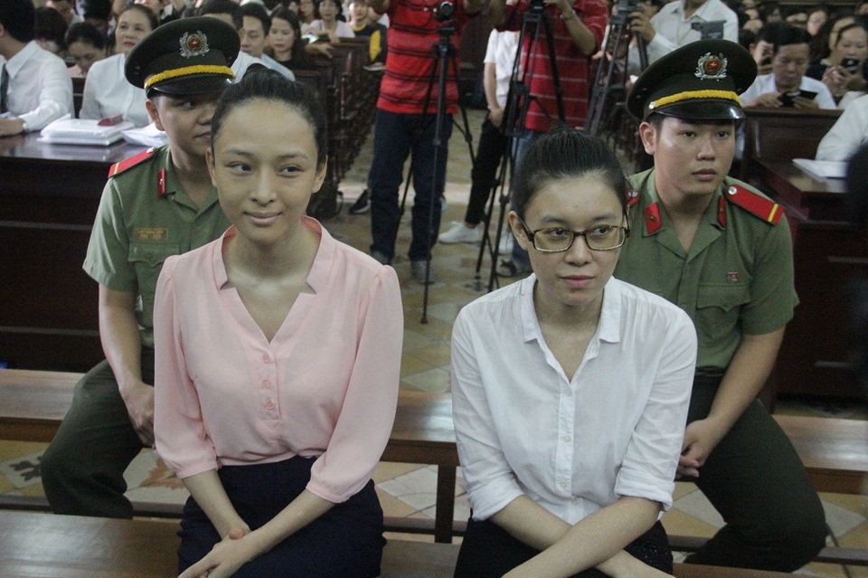 Đề nghị đình chỉ vụ án Hoa hậu Phương Nga lừa đảo - 1 Hoa hậu Phương Nga tại phiên tòa xét xử sơ thẩm lần 2.