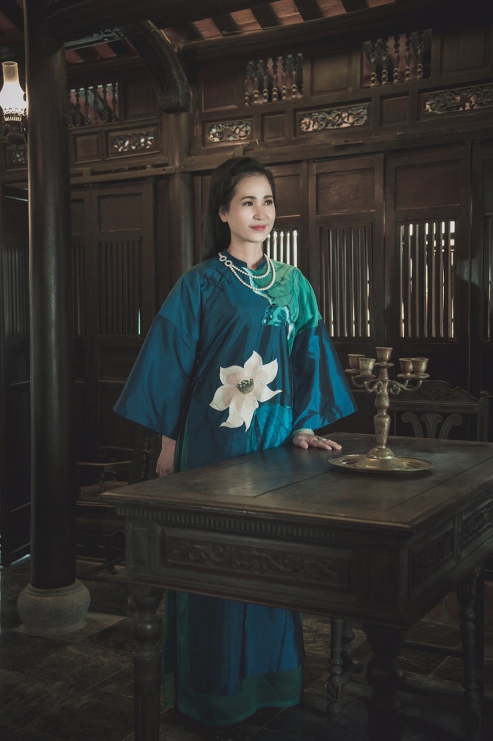 NSND Lan Hương hãnh diện khi mặc áo dài cổ - 3