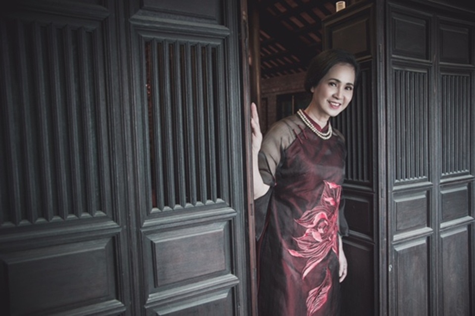 NSND Lan Hương hãnh diện khi mặc áo dài cổ - 8