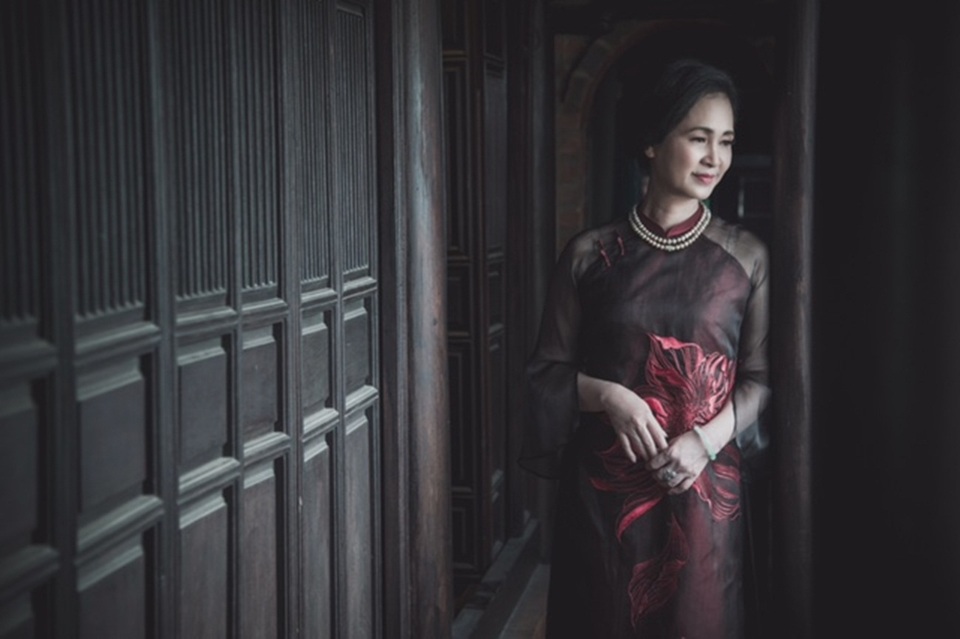 NSND Lan Hương hãnh diện khi mặc áo dài cổ - 6