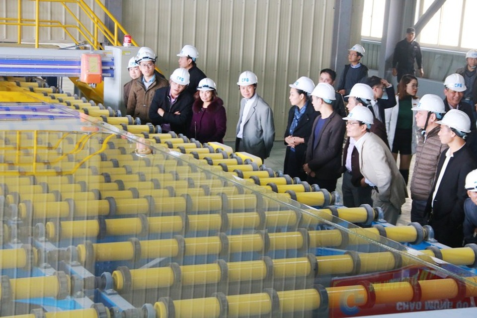 Nhà máy kính CFG Ninh Bình xuất sản phẩm kính đầu tiên ra thị trường - 2 Nhà máy kính CFG Ninh Bình xuất sản phẩm kính đầu tiên ra thị trường - 2