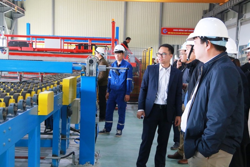 Nhà máy kính CFG Ninh Bình xuất sản phẩm kính đầu tiên ra thị trường - 4 Nhà máy kính CFG Ninh Bình xuất sản phẩm kính đầu tiên ra thị trường - 4