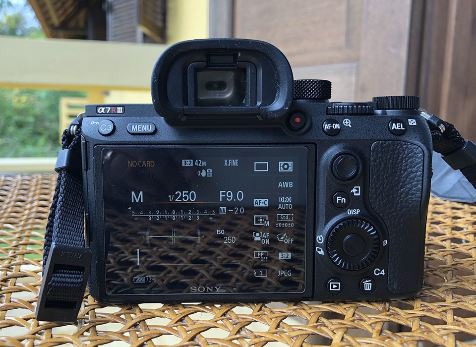Máy ảnh Full-frame A7R III mới nhất của Sony sắp lên kệ thị trường Việt - 3 Máy ảnh Full-frame A7R III mới nhất của Sony sắp lên kệ thị trường Việt - 3