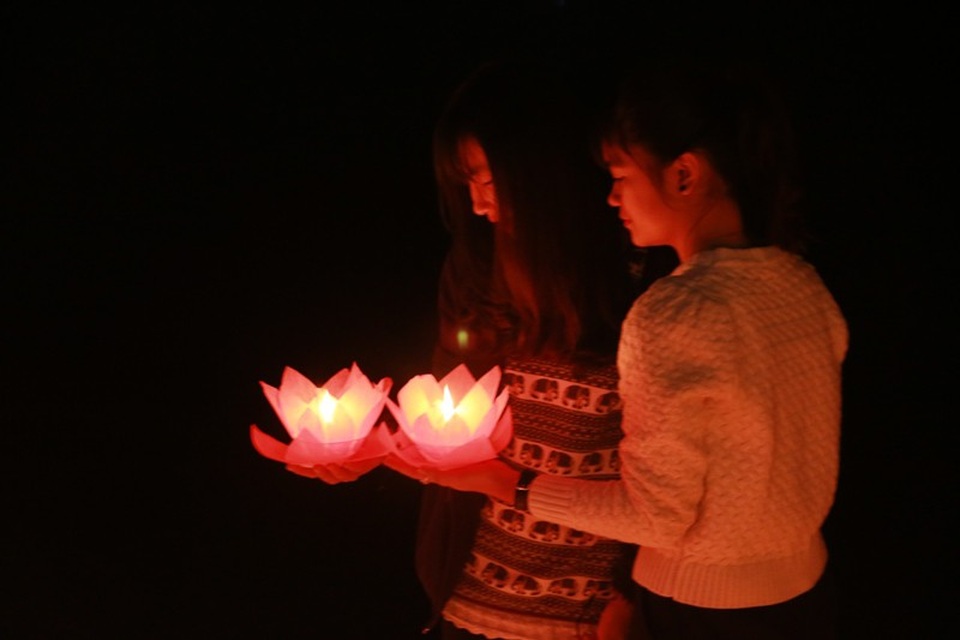 Tam Cốc – Bích Động “bừng sáng” trong đêm hội mừng năm mới 2018 - 13 Tam Cốc – Bích Động “bừng sáng” trong đêm hội mừng năm mới 2018 - 13