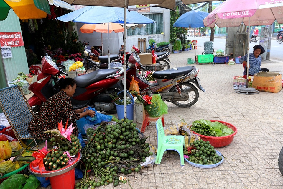 Mục sở thị chợ "Se duyên kết tóc" lâu đời nhất Sài Gòn - 1 Chợ trầu cau nằm trên đường Lê Quang Sung, quận 6, TPHCM đã tồn tại hơn nửa thế kỷ.