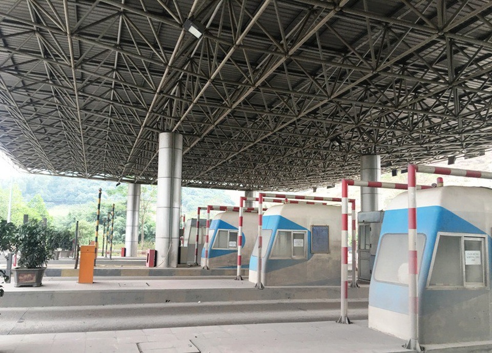 Sau khi hoàn thành và đưa vào khai thác tuyến đường tránh thành phố Thanh Hóa, dự án chính thức được Bộ GTVT cho phép thu phí hoàn vốn tại Trạm Tào Xuyên từ ngày 1/1/2009. Trạm thu phí Tào Xuyên ban đầu được đặt ở km 318 Quốc lộ 1A, thuộc địa phận huyện Hoằng Hóa, được thu phí để hoàn vốn cho dự án BOT đường tránh thành phố Thanh Hóa. Trạm thu phí này cũng có mức thu cao gấp 1,5-2 lần so với các trạm thu phí khác và là trạm thu phí được mệnh danh là cao nhất trên toàn quốc thời điểm đó.