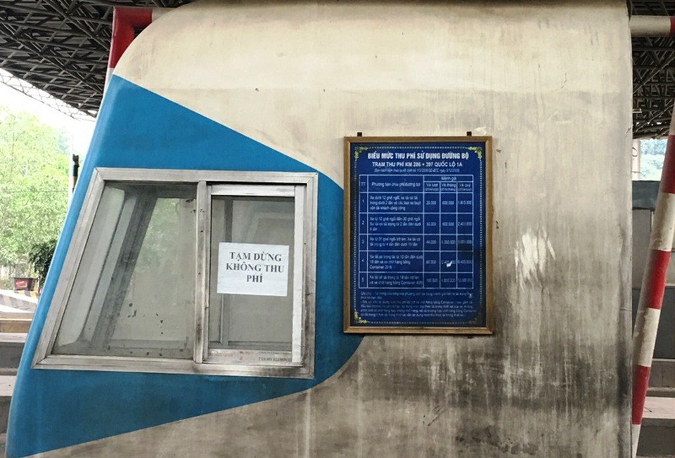 Thời gian thu hoàn vốn của Dự án tuyến tránh thành phố Thanh Hóa hợp đồng ban đầu là 27 năm 8 tháng, thời điểm thu tạo lợi nhuận của nhà đầu tư là 3 năm. Bộ GTVT đã giao Tổng cục Đường bộ Việt Nam (ĐBVN) đàm phán với Nhà đầu tư điều chỉnh mức lợi nhuận. Tính đến ngày 31/7/2017, Nhà đầu tư đã thu tạo lợi nhuận được hơn 1 năm. Số thu tạo lợi nhuận cho nhà đầu tư đến hết 31/7/2017 đã lớn hơn số cao nhất so với các phương án đàm phán mức lợi nhuận của nhà đầu tư Tổng cục ĐBVN đã đưa ra. Do đó, Bộ GTVT yêu cầu Tổng cục ĐBVN tạm dừng thu giá sử dụng dịch vụ đường bộ tại Trạm Tào Xuyên từ ngày 10/8/2017 để tiếp tục đàm phán và xử lý theo quy định.