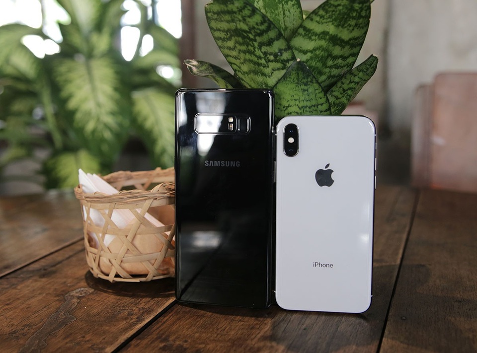 Galaxy Note 8 so kè iPhone X - kẻ tám lạng người nửa cân - 3 Galaxy Note 8 so kè iPhone X - kẻ tám lạng người nửa cân - 3