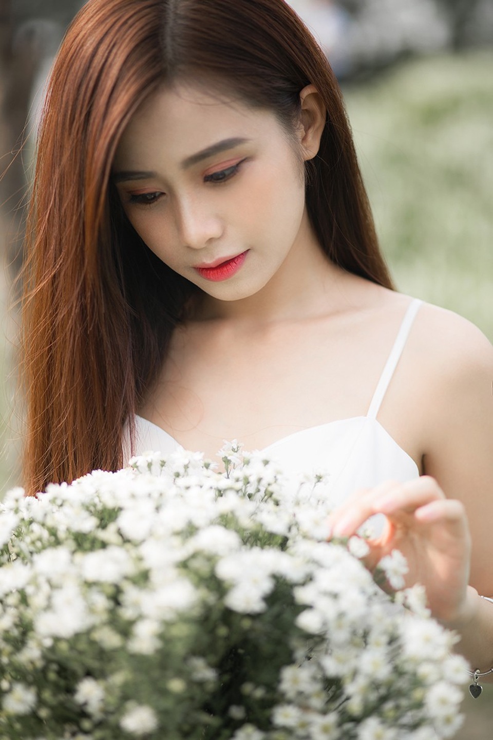 Thiếu nữ tuổi 19 dịu dàng với cúc họa mi - 9 Thực hiện bộ ảnh cho Phương Dung là nhiếp ảnh nữ Nguyễn Nhi
