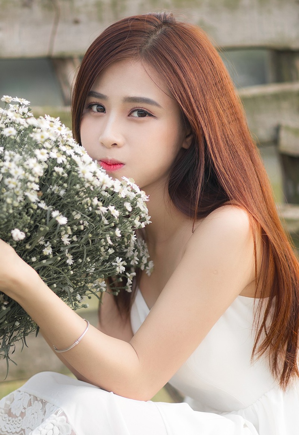 Thiếu nữ tuổi 19 dịu dàng với cúc họa mi - 11 Thiếu nữ tuổi 19 dịu dàng với cúc họa mi - 11