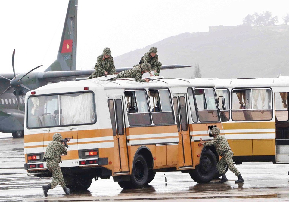 1.000 người thuộc các lực lượng công an, quân đội và các đơn vị liên quan đã tham gia lễ diễn tập