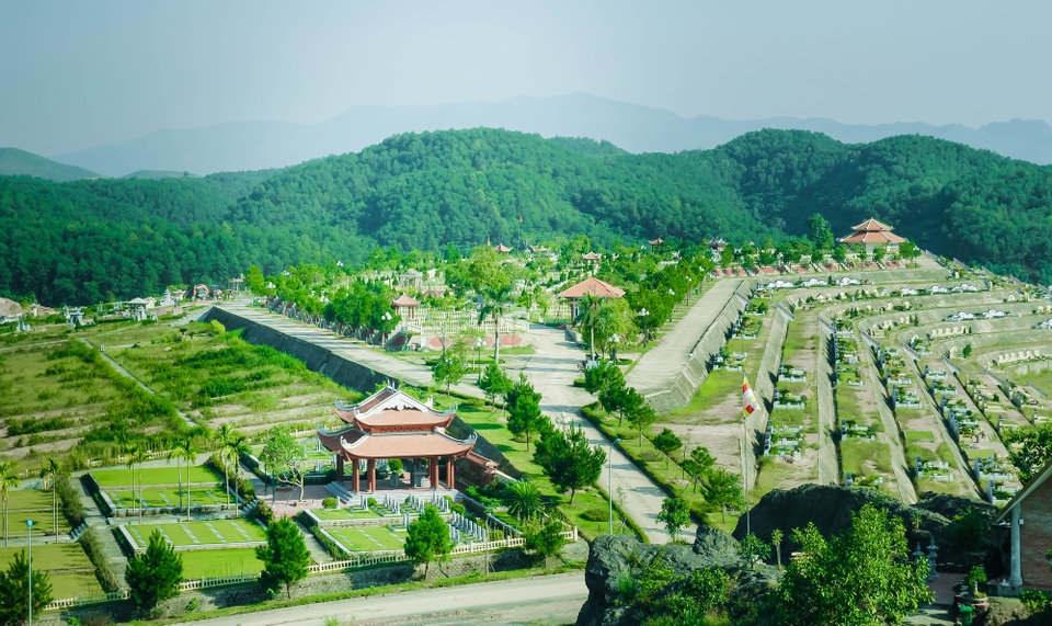 Hình ảnh Công viên tâm linh Lạc Hồng Viên.