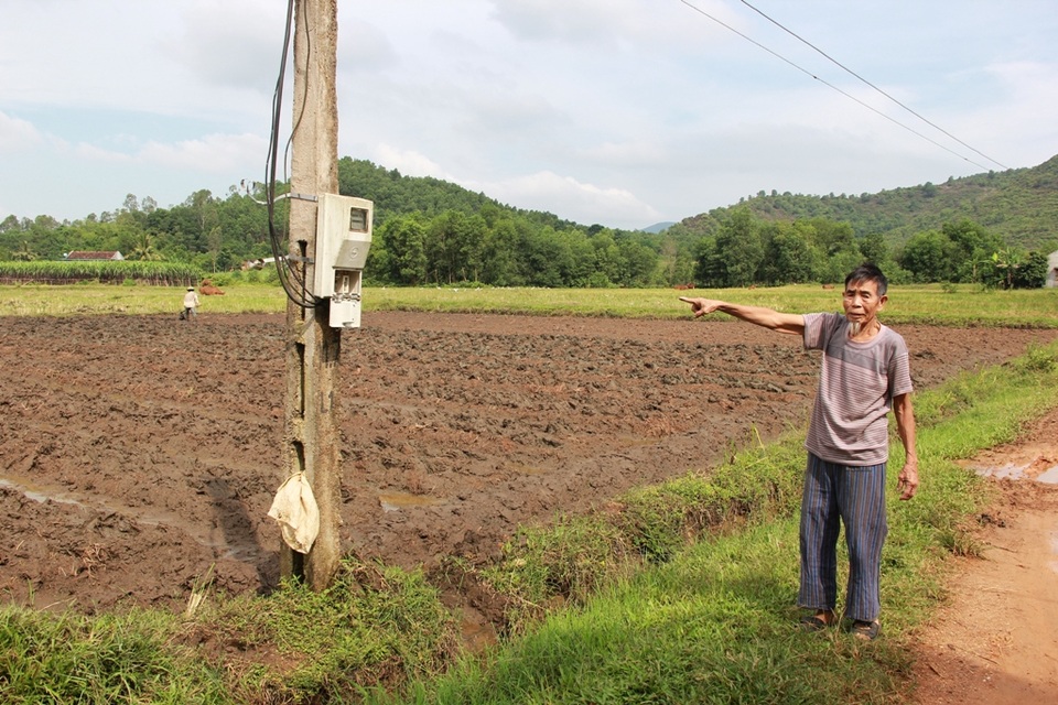 Ông Tống cho biết họ rút cầu chì nhưng bố con ông không hề được chứng kiến