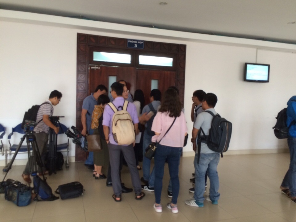 Vụ rò rỉ khí độc: Họp báo nhưng… hạn chế báo chí (!) - 3 Vụ rò rỉ khí độc: Họp báo nhưng… hạn chế báo chí (!) - 3