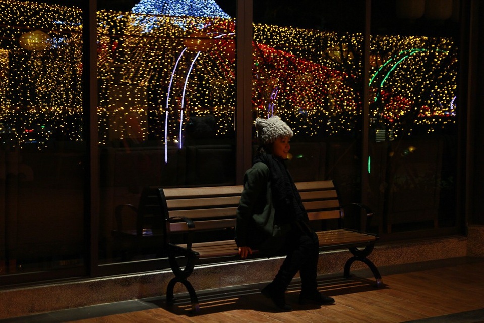 Nhiều bạn trẻ thích thú chụp hình tại đây