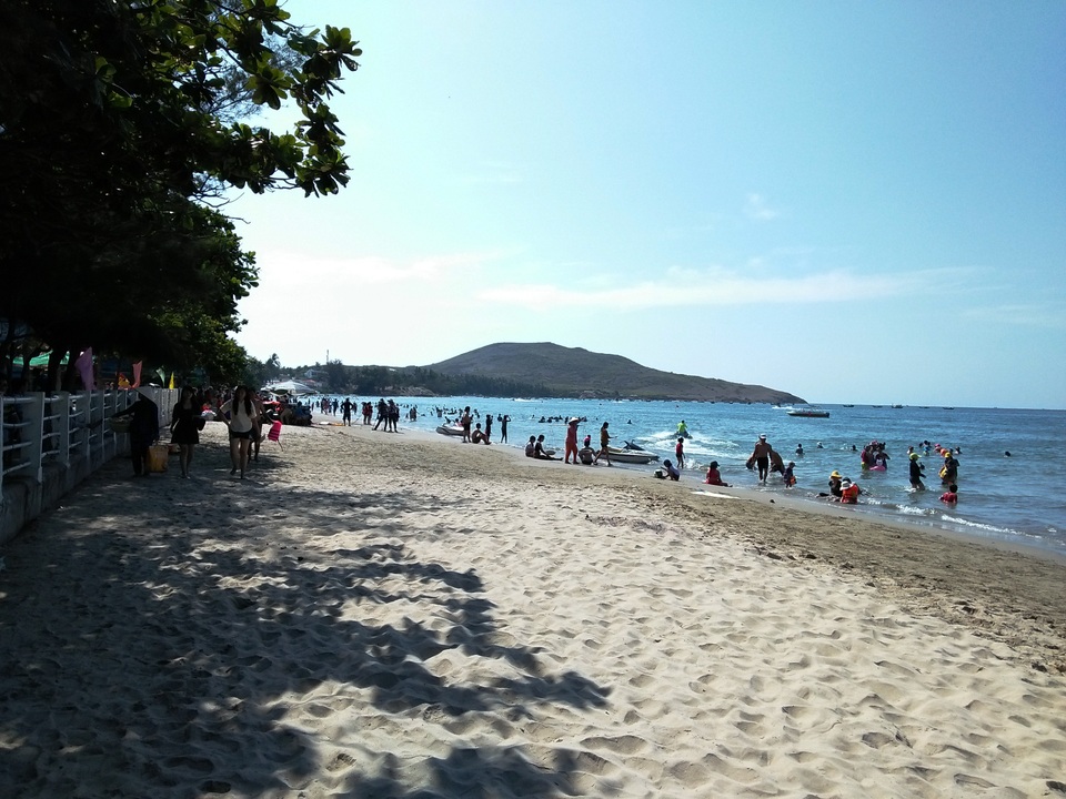 Công an làm việc với người tung tin “cá mập vào biển Mũi Né” - 2 Công an làm việc với người tung tin “cá mập vào biển Mũi Né” - 2