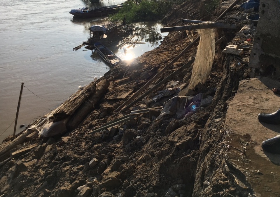 Nước ăn sâu vào đất liền từ 30 - 35 mét