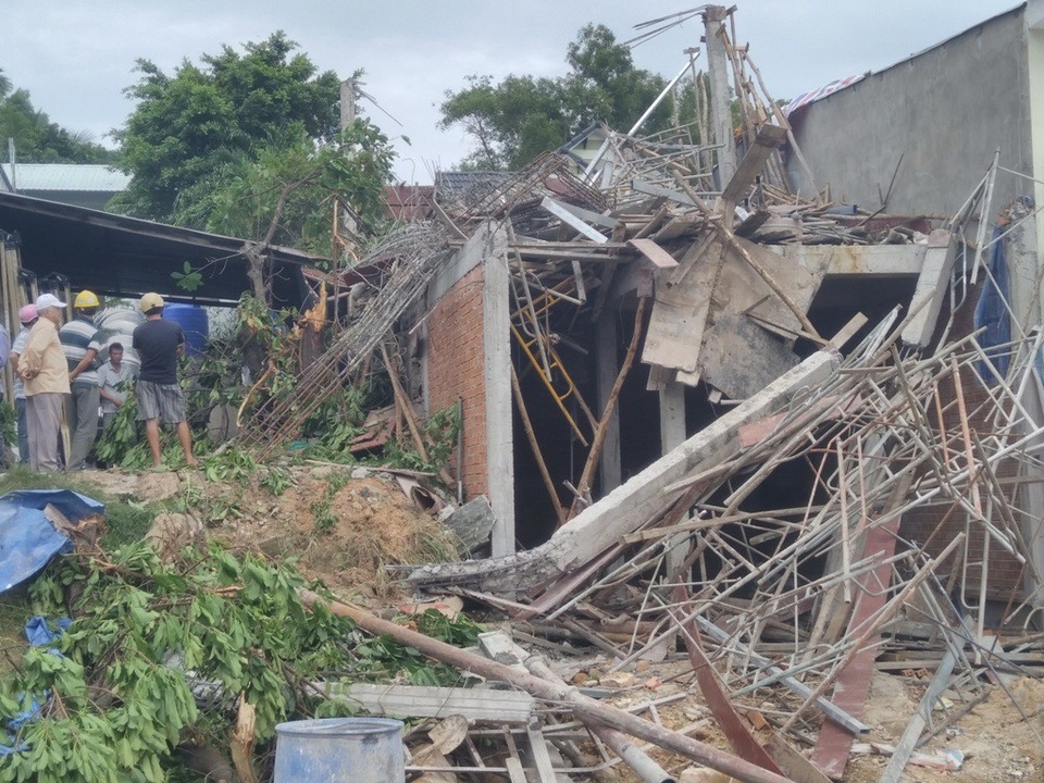 Sập giàn giáo công trình, 1 người chết, 4 người bị thương - 1
Hiện trường vụ tai nạn làm một người chết và 4 người khác bị thương