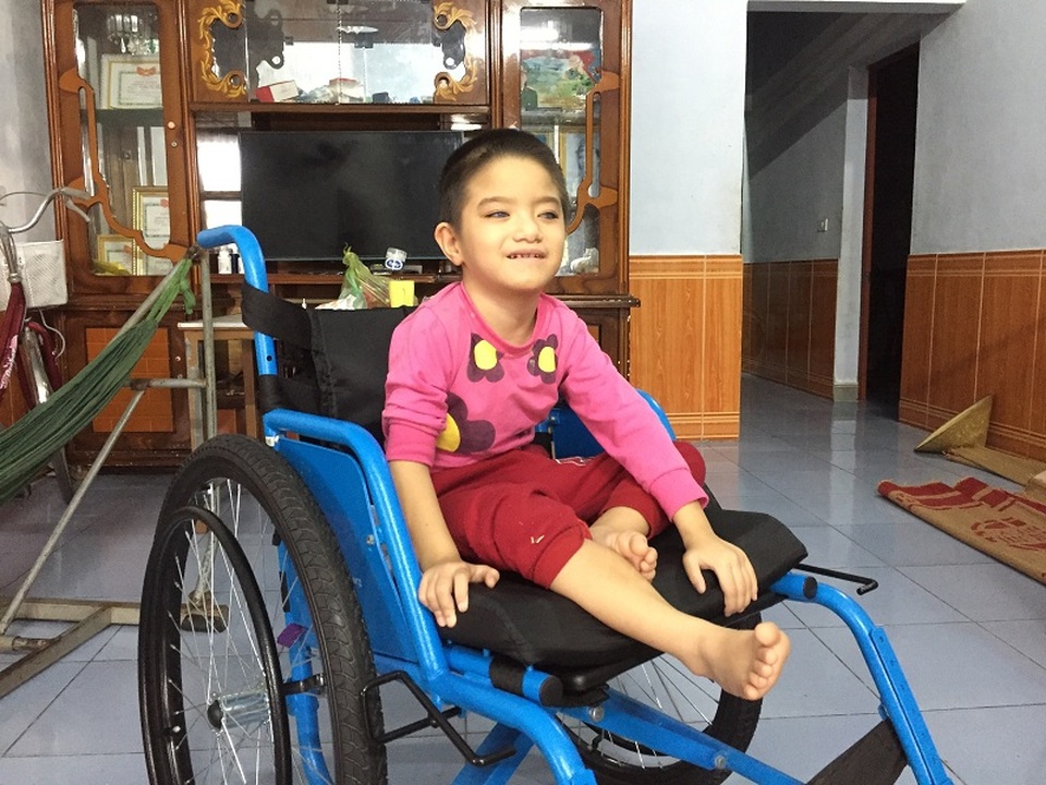 Cô bé bị bệnh tim, câm điếc bẩm sinh được bạn đọc giúp thêm 120 triệu đồng - 1 Cô bé Thanh Trúc sinh ra đã mang trong mình rất nhiều chứng bệnh