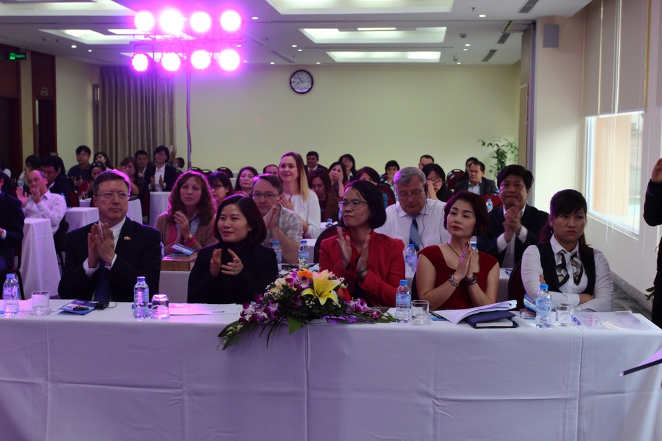 Ngân hàng Liên doanh Việt-Nga: Bung sản phẩm, đón thành công - 2 Ngân hàng Liên doanh Việt-Nga: Bung sản phẩm, đón thành công - 2