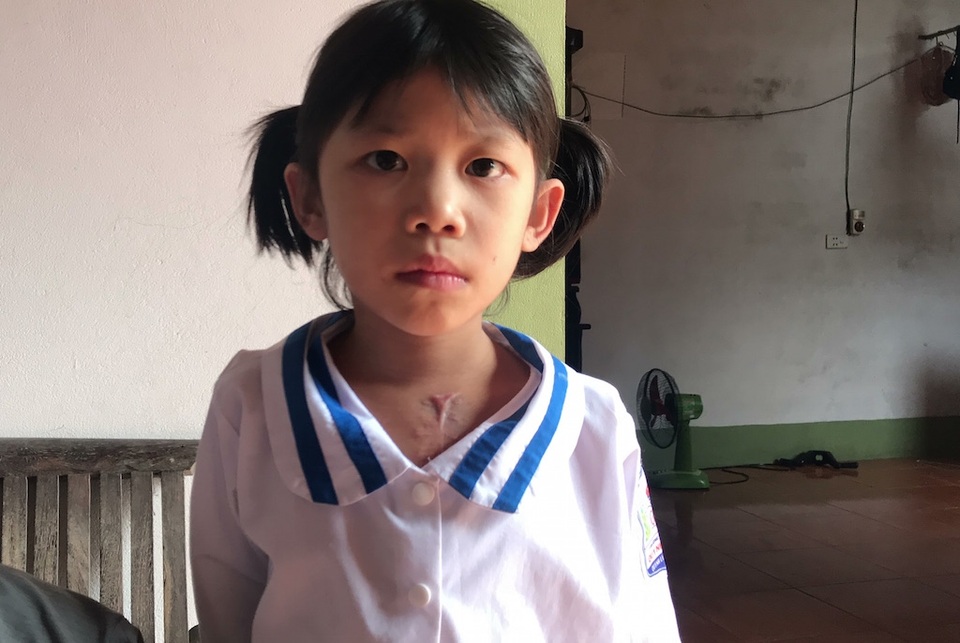 Hơn 282 triệu đồng đến với 3 hoàn cảnh éo le xứ Nghệ - 2 Các bác sĩ cũng cho biết, dù có phẫu thuật đi nữa thì cháu cũng phải đặt máy tạo nhịp vĩnh viễn thì mới duy trì được sự sống.