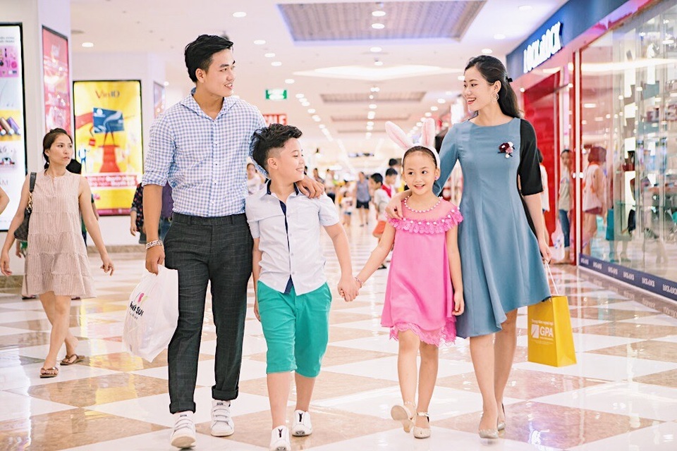 Vincom tôn vinh phụ nữ Việt với kim cương và hoa hồng - 4 Vincom tôn vinh phụ nữ Việt với kim cương và hoa hồng - 4