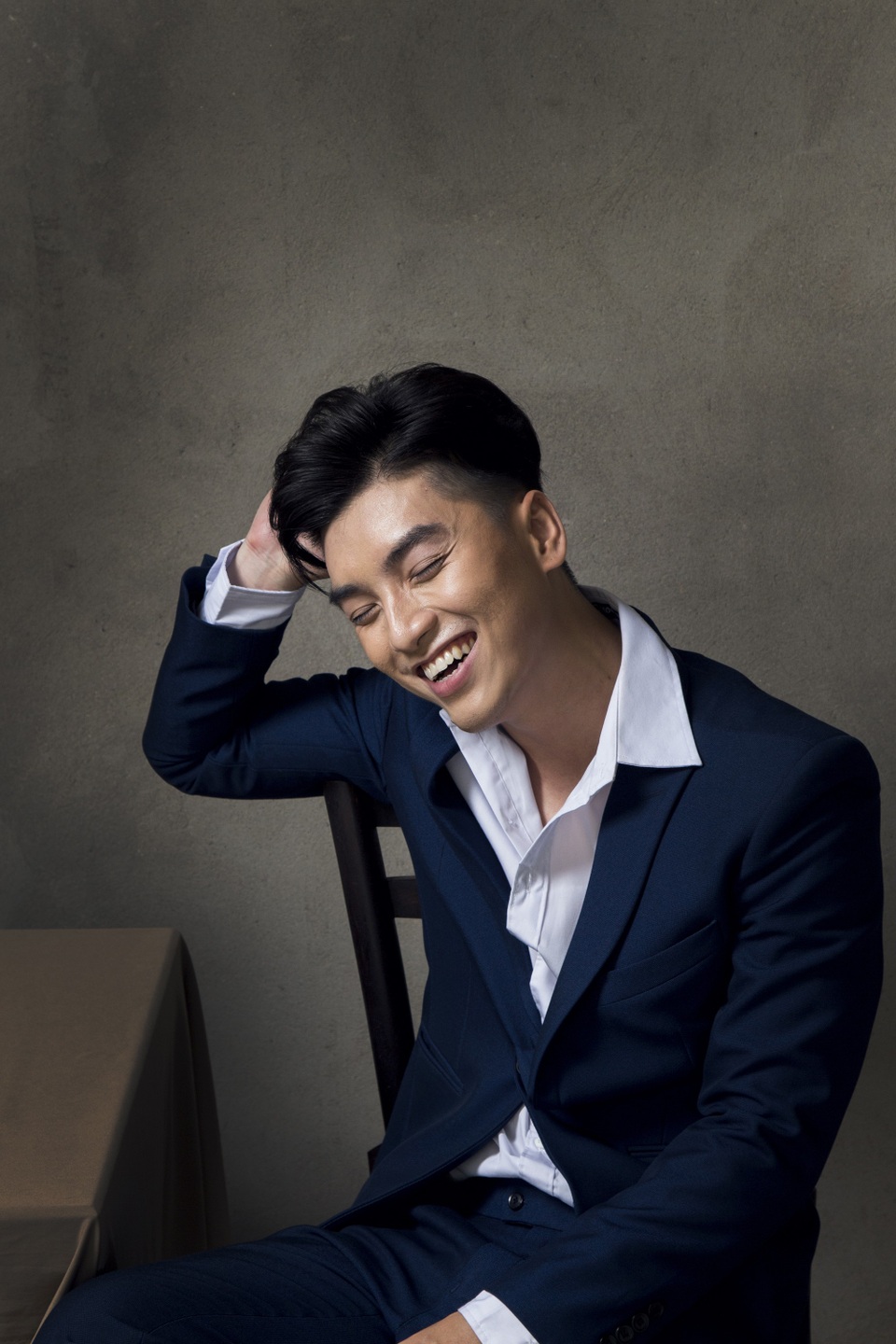 Đến tận bây giờ khi anh 30 tuổi, khán giả vẫn nghĩ anh là một diễn viên hài, tính tình nghịch ngợm…