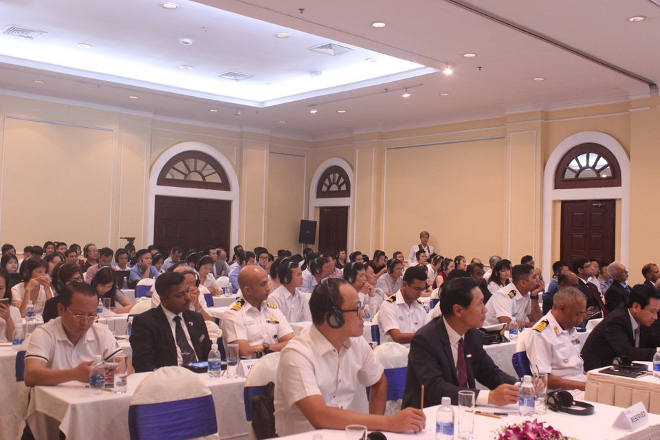 Ấn Độ muốn hợp tác với Việt Nam chế tạo tàu hải quân - 4 Đông đảo đại diện của lực lượng hải quân Ấn Độ và các doanh nghiệp hàng hải Việt Nam, Ấn Độ tham dự hội thảo (Ảnh: Thành Đạt)
