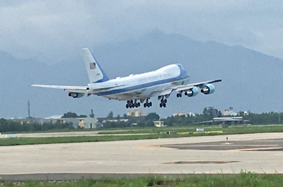 Tổng thống Donald Trump đến Hà Nội - 24
Air Force One cất cánh rời Đà Nẵng.