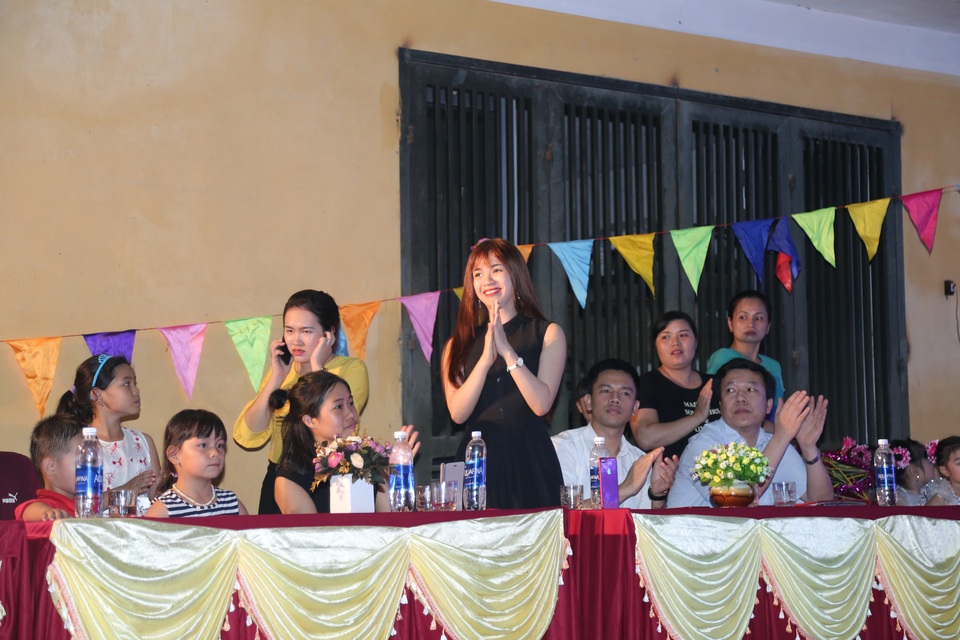 Mỹ phẩm Linh Hương: Mang yêu thương tới chương trình “Trung Thu Cho Em” - 1 Mỹ phẩm Linh Hương: Mang yêu thương tới chương trình “Trung Thu Cho Em” - 1