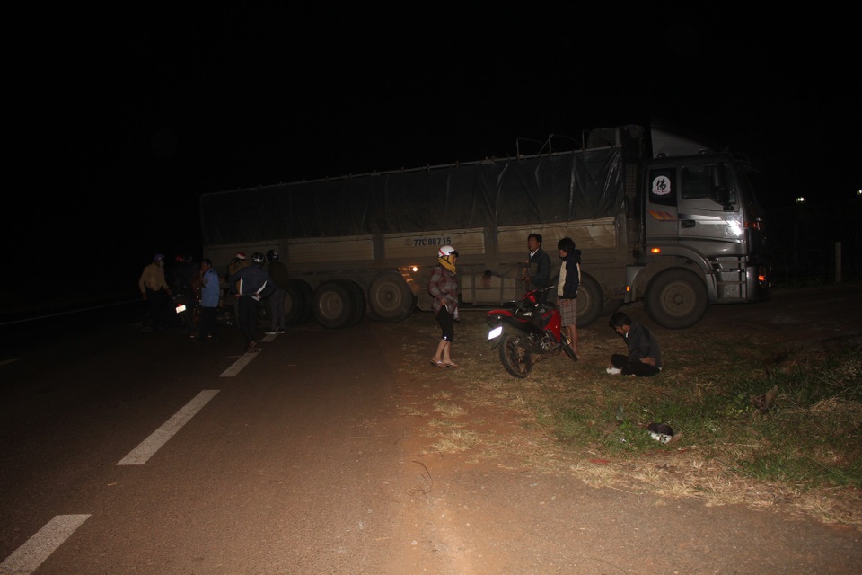 Hiện trường vụ tai nạn giao thông nghiêm trọng