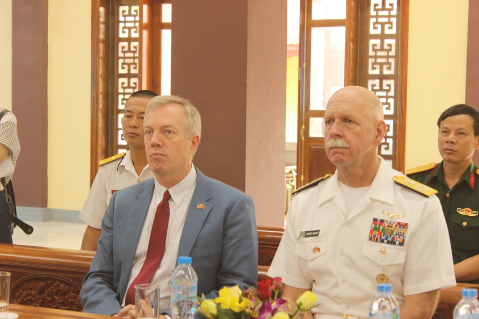 Đại sứ Mỹ đọc “Nam quốc sơn hà” khi thăm di tích sông Bạch Đằng - 3 Tư lệnh Hạm đội Thái Bình Dương cũng ca ngợi những chiến lược tài tình của các vị tướng lĩnh Việt Nam trong các cuộc chiến đánh bại quân xâm lược.