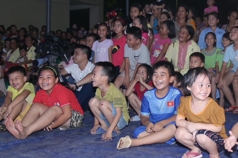 Mỹ phẩm Linh Hương: Mang yêu thương tới chương trình “Trung Thu Cho Em” - 3 Mỹ phẩm Linh Hương: Mang yêu thương tới chương trình “Trung Thu Cho Em” - 3