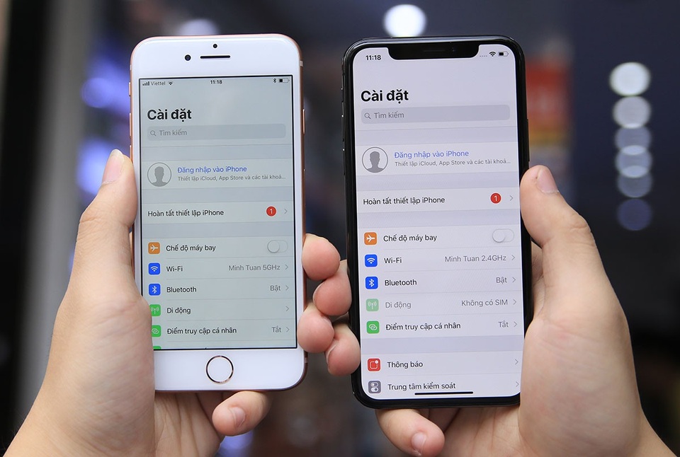 Ngoài ra, cả hai thiết bị này đều tích hợp vi xử lý A11 Bionic 6 nhân sản xuất trên tiến trình 10nm, RAM 3 GB.
