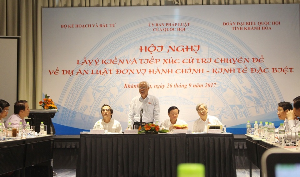 Đặc khu kinh tế: Cho nước ngoài thuê đất 99 năm có dài quá không? - 2
Phó Chủ tịch Quốc hội Uông Chu Lưu chủ trì buổi lấy kiến về dự án Luật đơn vị hành chính - kinh tế đặc biệt