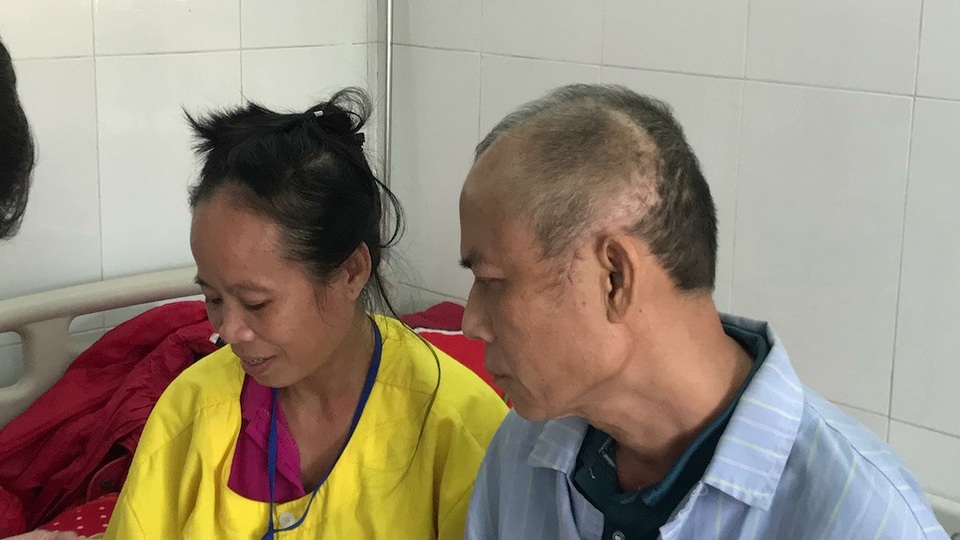 Gần 160 triệu đồng đến với 3 hoàn cảnh éo le ở xứ Nghệ - 5 Anh Công bị chấn thương sọ não, dù đã bình phục nhưng chưa thể nhận thức được mọi người xung quanh.