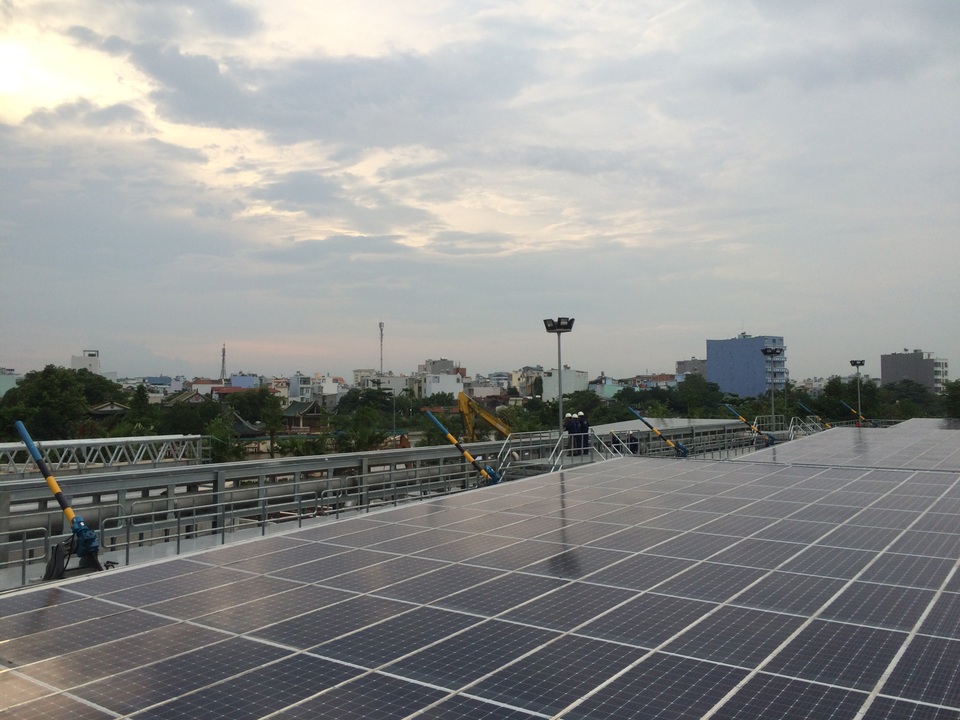Nhà máy xử lý nước thải… thiếu nước thải để xử lý! - 1 Nhà máy xử lý nước thải Tham Lương - Bến Cát sử dụng hệ pin năng lượng mặt trời giúp tiết kiệm năng lượng điện