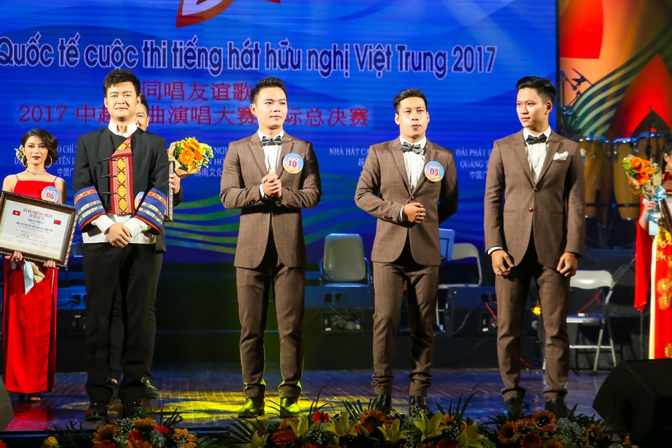 4 chàng “soái ca” giành giải nhất cuộc thi Tiếng hát Việt Trung 2017 - 3 4 chàng “soái ca” giành giải nhất cuộc thi Tiếng hát Việt Trung 2017 - 3