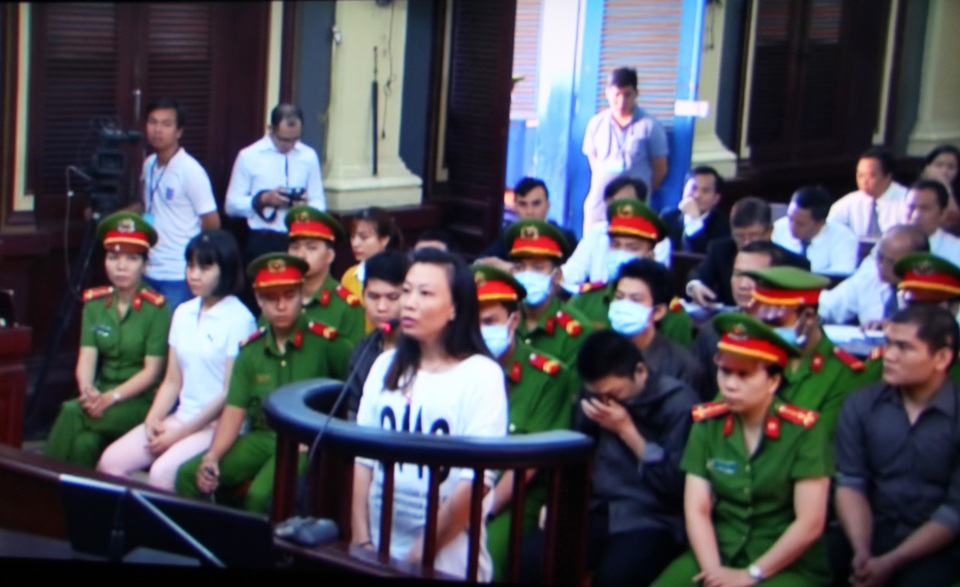 Vụ khủng bố sân bay Tân Sơn Nhất: Bất ngờ với lý do của kẻ tham gia - 1 Các bị cáo tại tòa