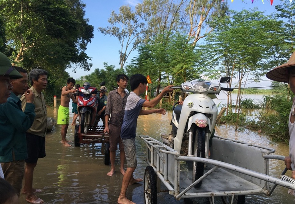 “Hốt bạc” nhờ mưa lũ - 7
Đây cũng là một trong số những dịch vụ hốt bạc nhờ nước lụt